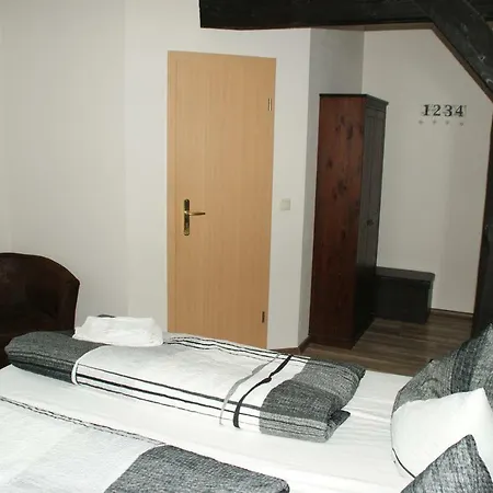 Zur Schlossinsel Penzion *